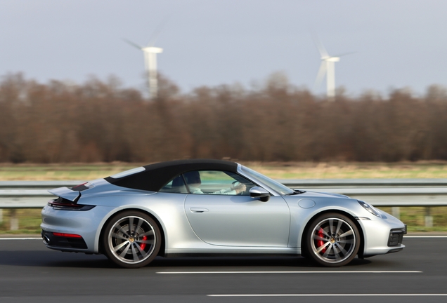 Porsche 992 Carrera 4S Cabriolet