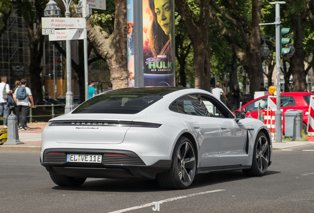 Porsche Taycan Turbo S