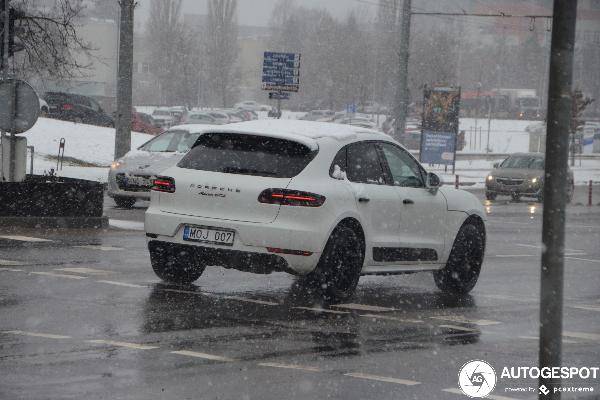 Porsche 95B Macan GTS