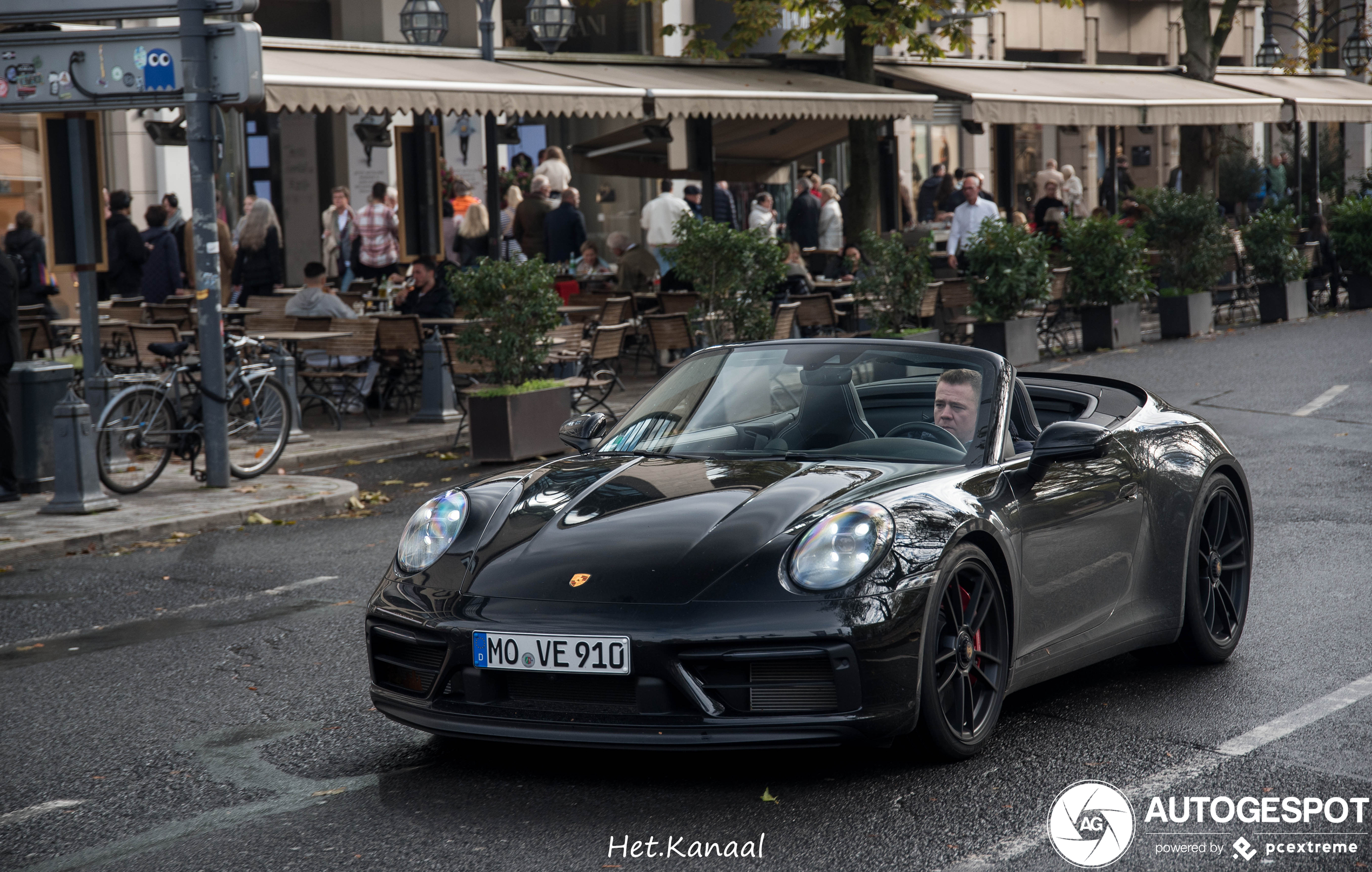 Porsche 992 Carrera 4 GTS Cabriolet