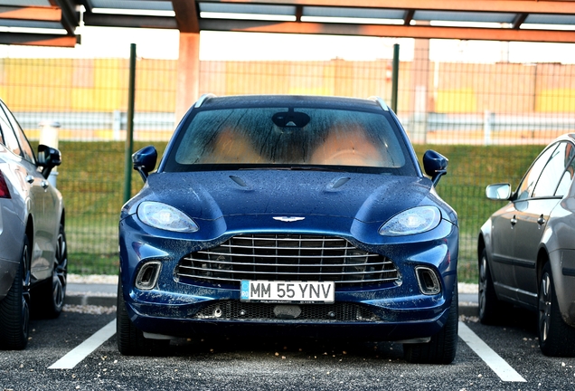 Aston Martin DBX