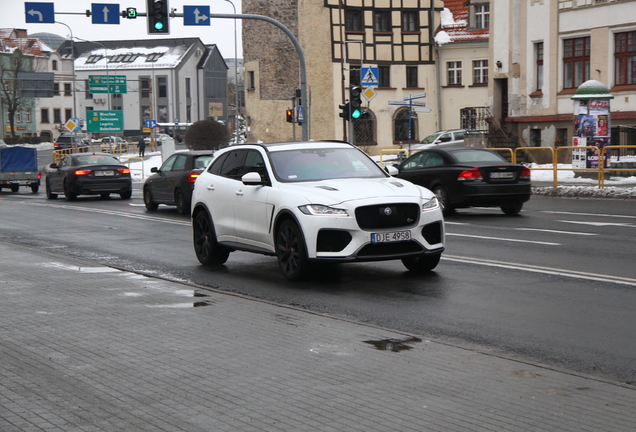 Jaguar F-PACE SVR