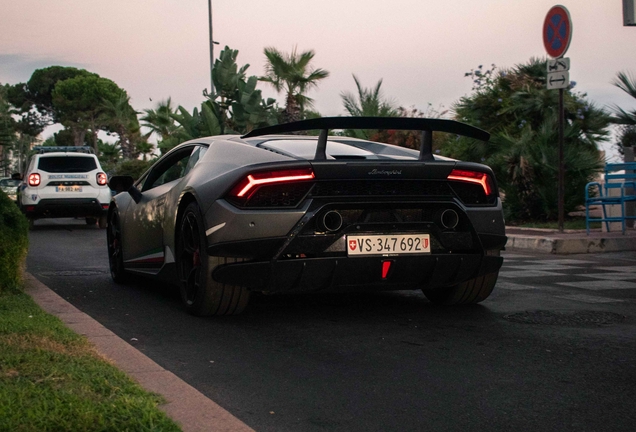 Lamborghini Huracán LP640-4 Performante