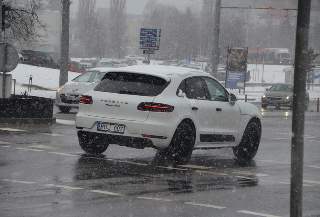 Porsche 95B Macan GTS