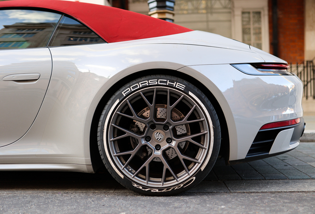 Porsche 992 Carrera 4S Cabriolet