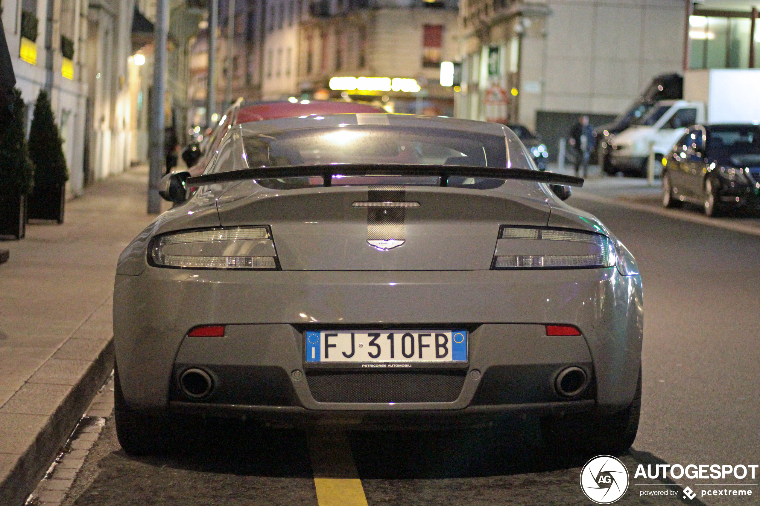 Aston Martin V12 Vantage S AMR