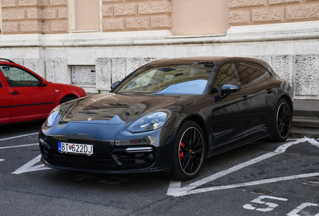 Porsche 971 Panamera GTS Sport Turismo