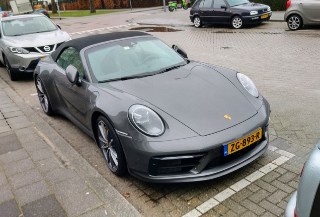 Porsche 992 Carrera 4S Cabriolet