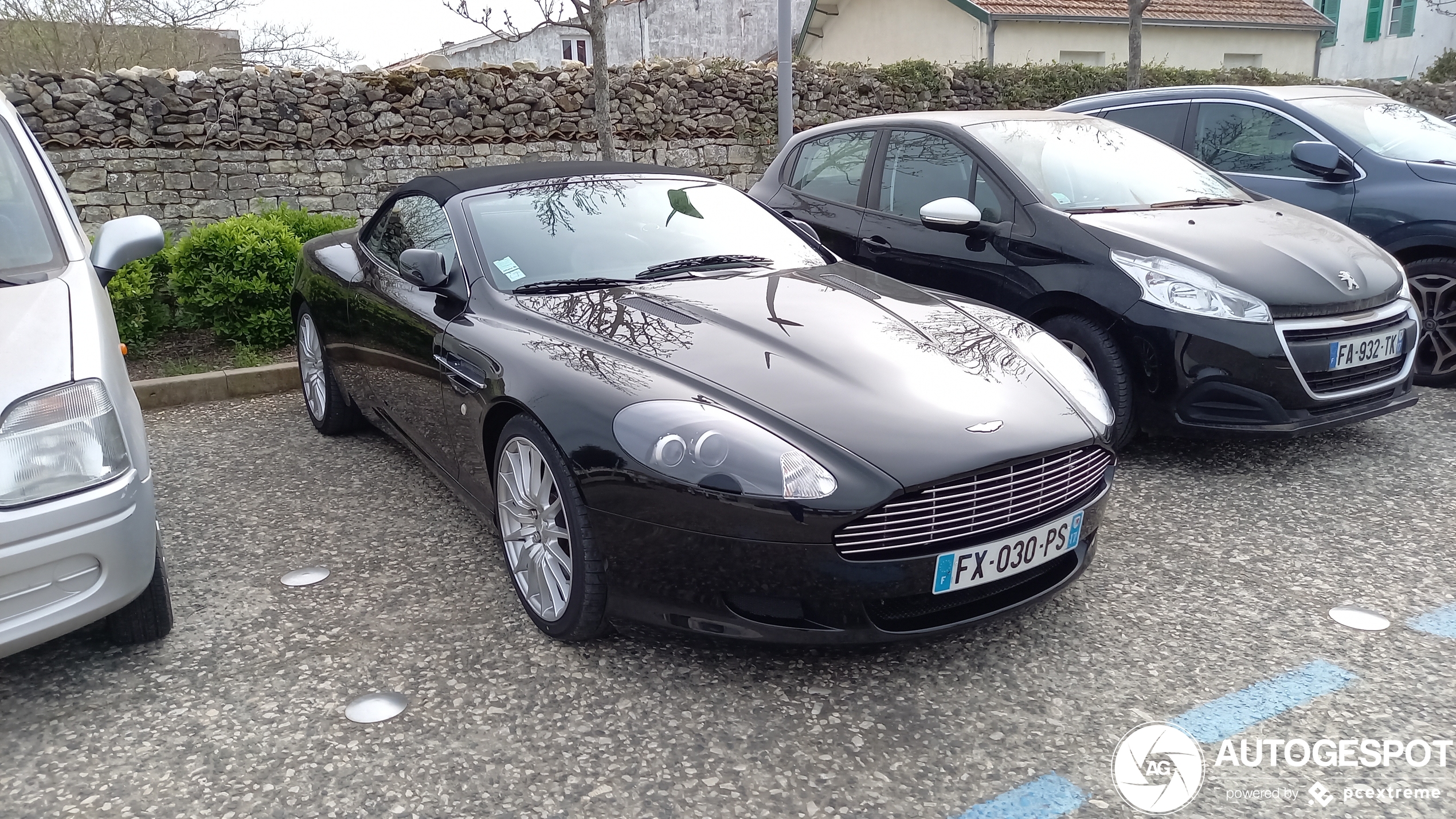 Aston Martin DB9 Volante