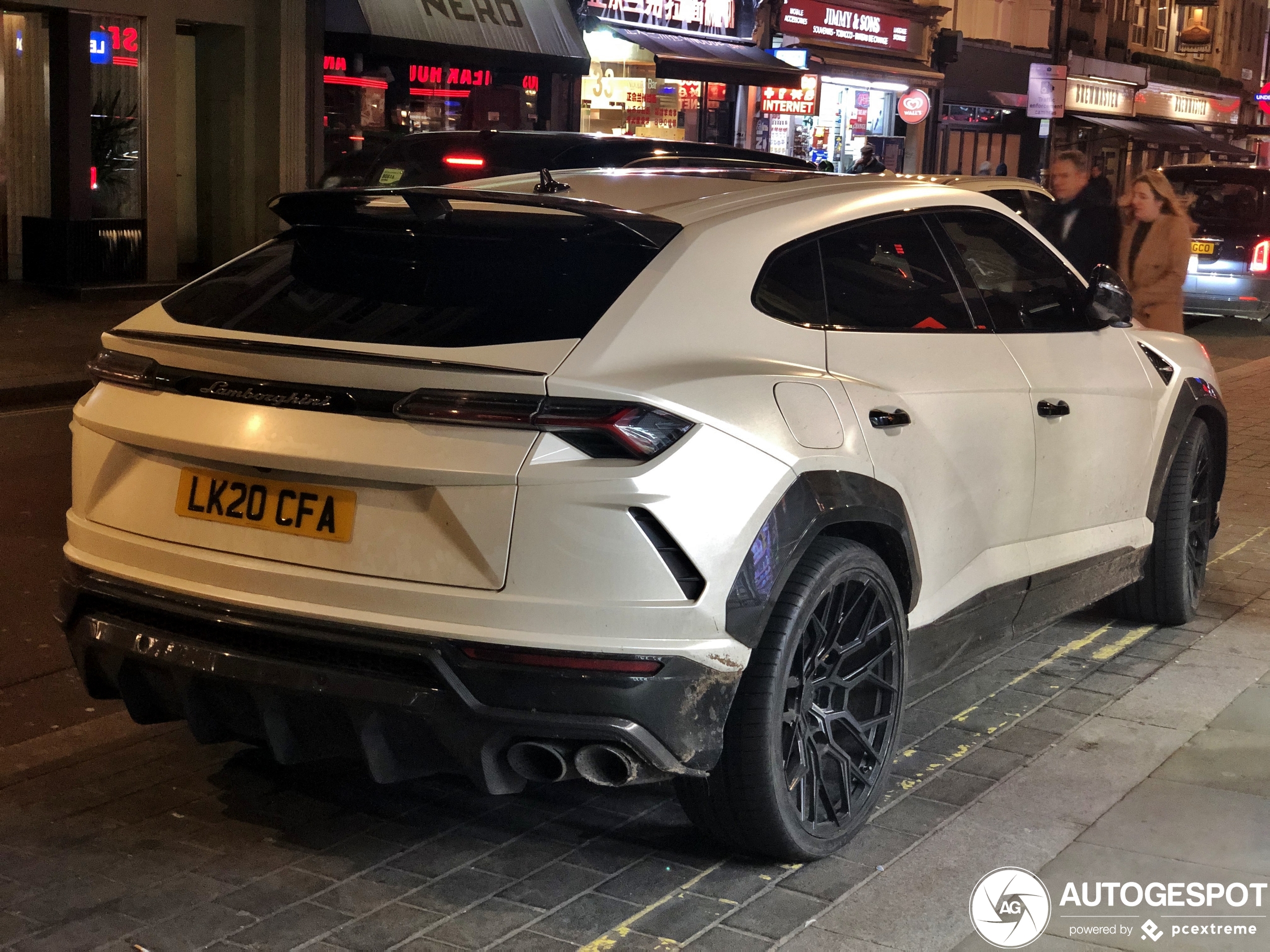 Lamborghini Urus Nero Design