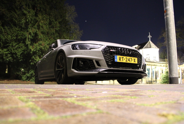 Audi RS4 Avant B9