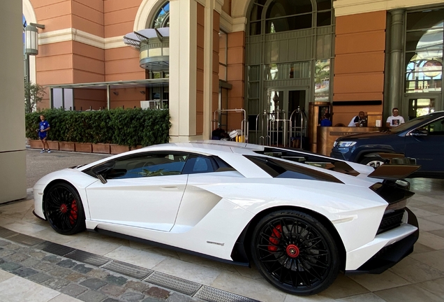 Lamborghini Aventador S LP740-4