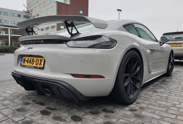 Porsche 718 Cayman GT4