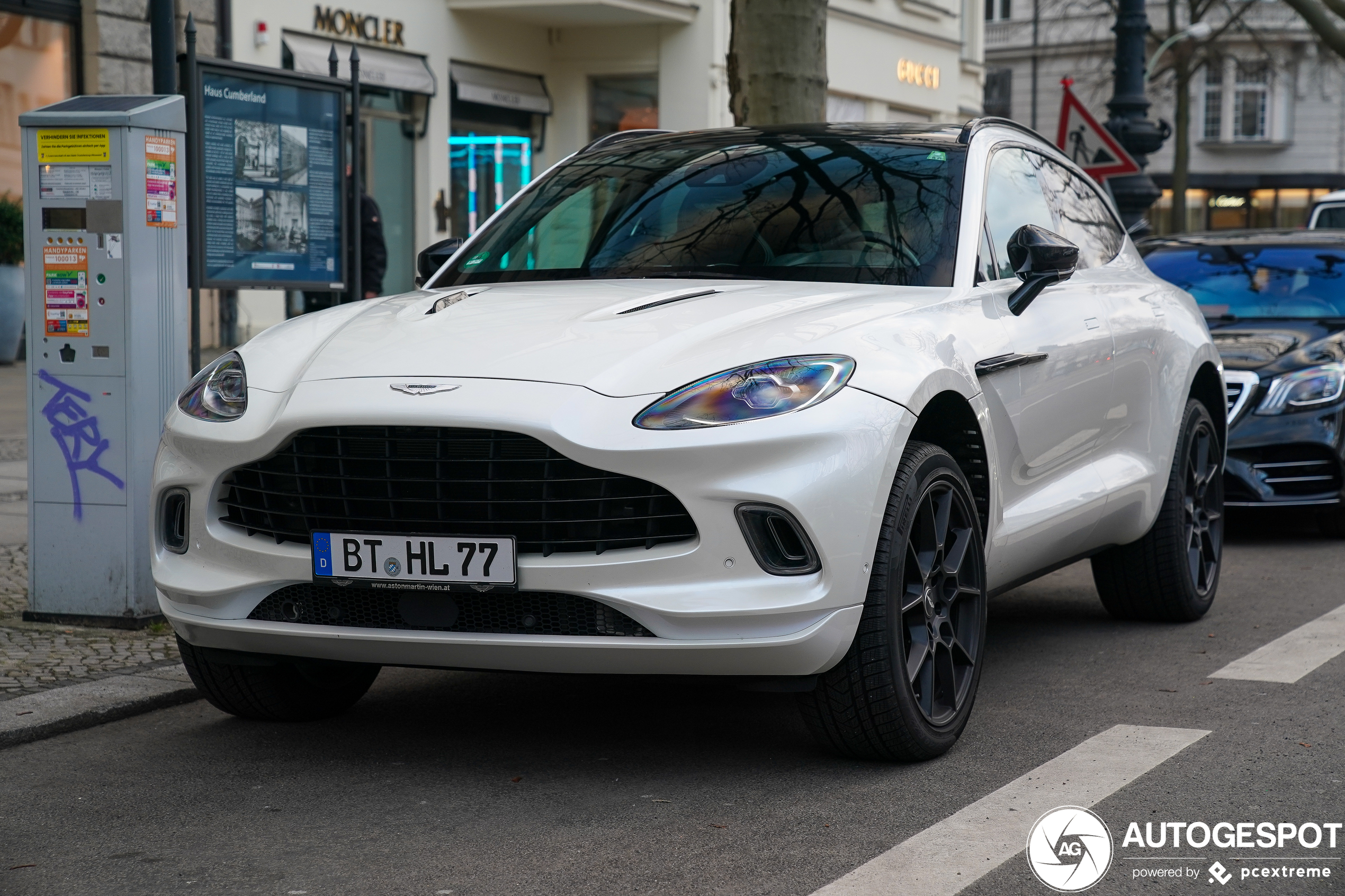 Aston Martin DBX