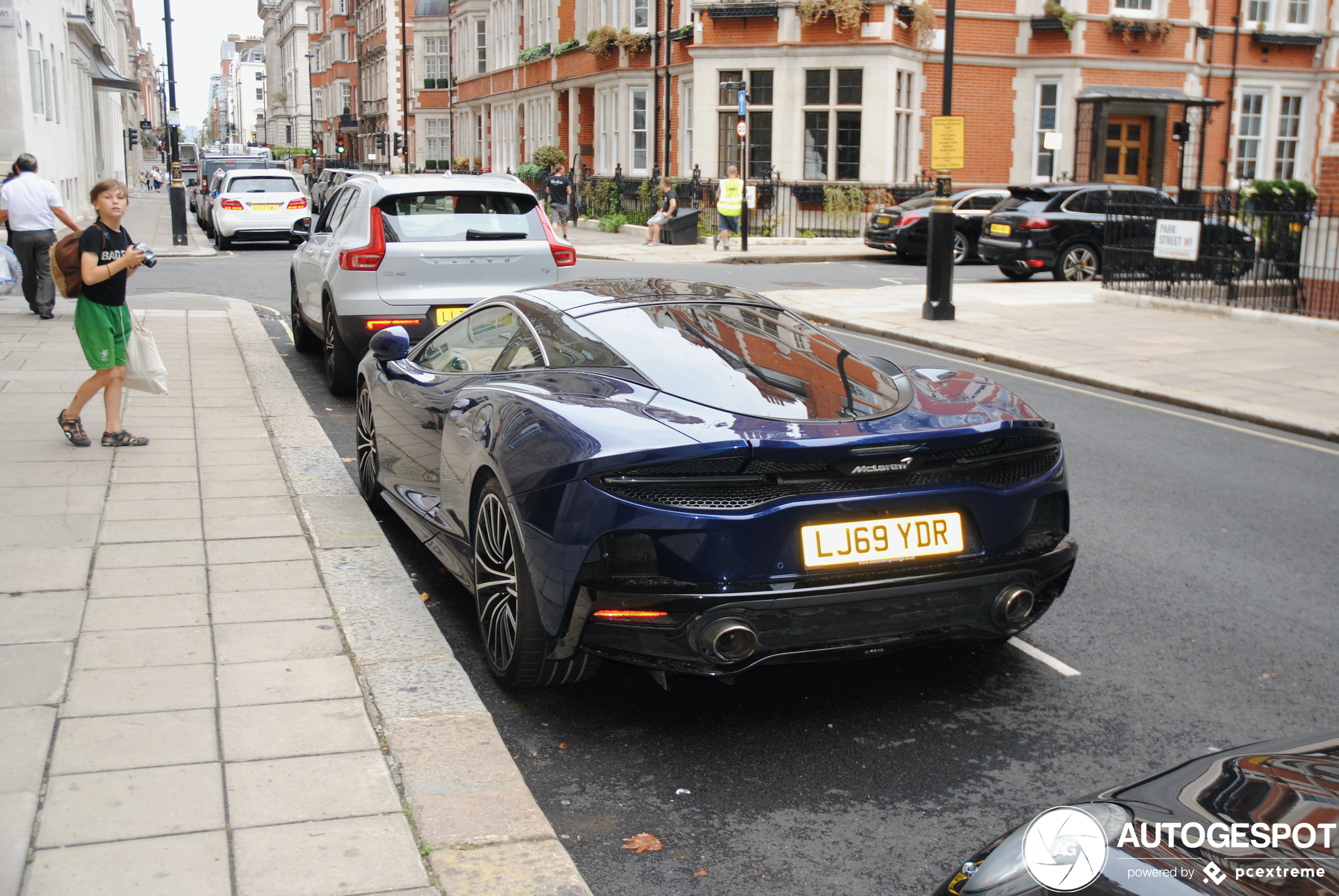 McLaren GT