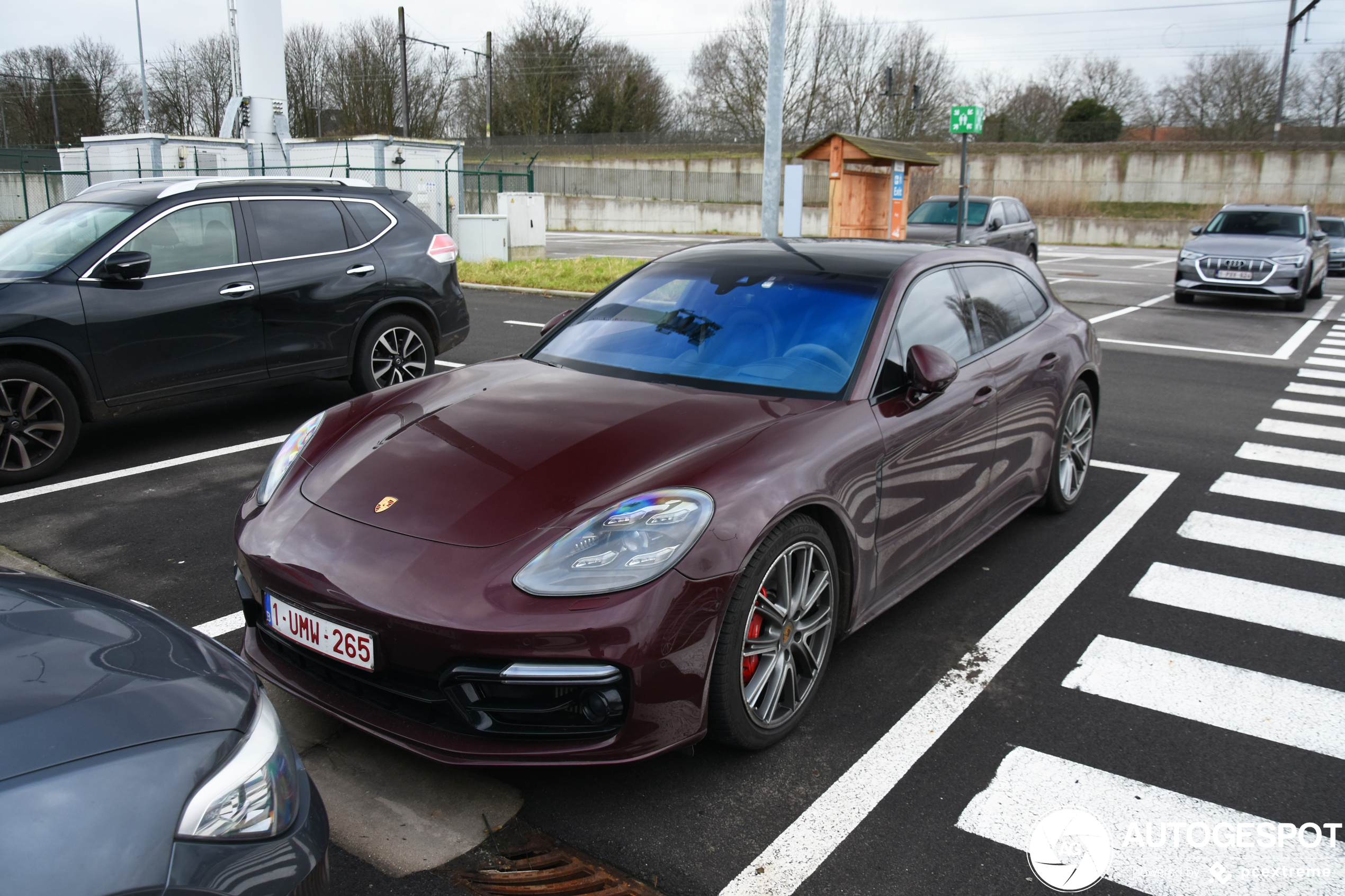 Porsche 971 Panamera GTS Sport Turismo