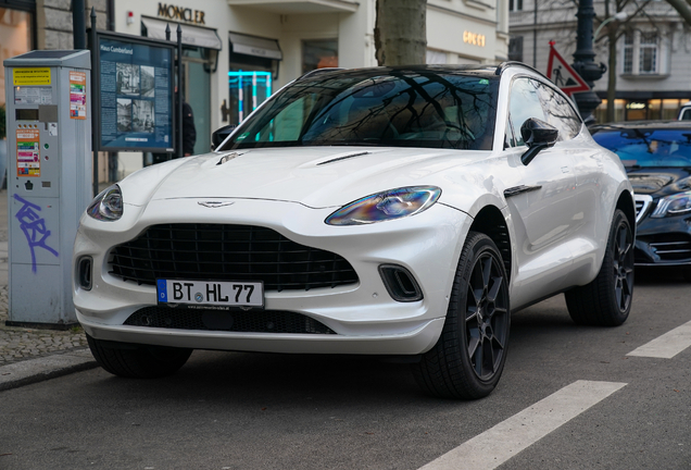 Aston Martin DBX