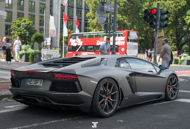 Lamborghini Aventador LP700-4