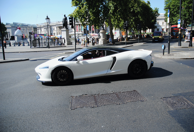 McLaren GT