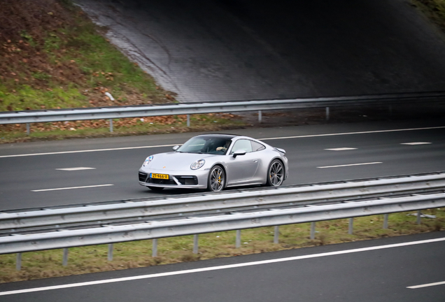 Porsche 992 Carrera 4S