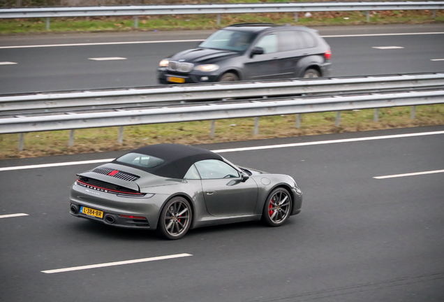 Porsche 992 Carrera 4S Cabriolet