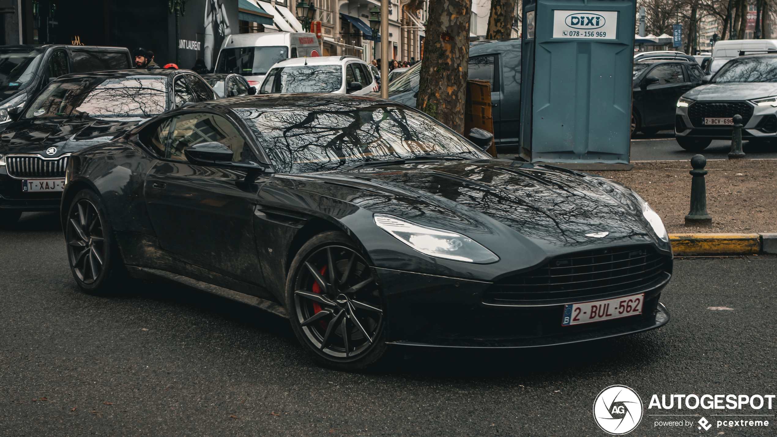 Aston Martin DB11