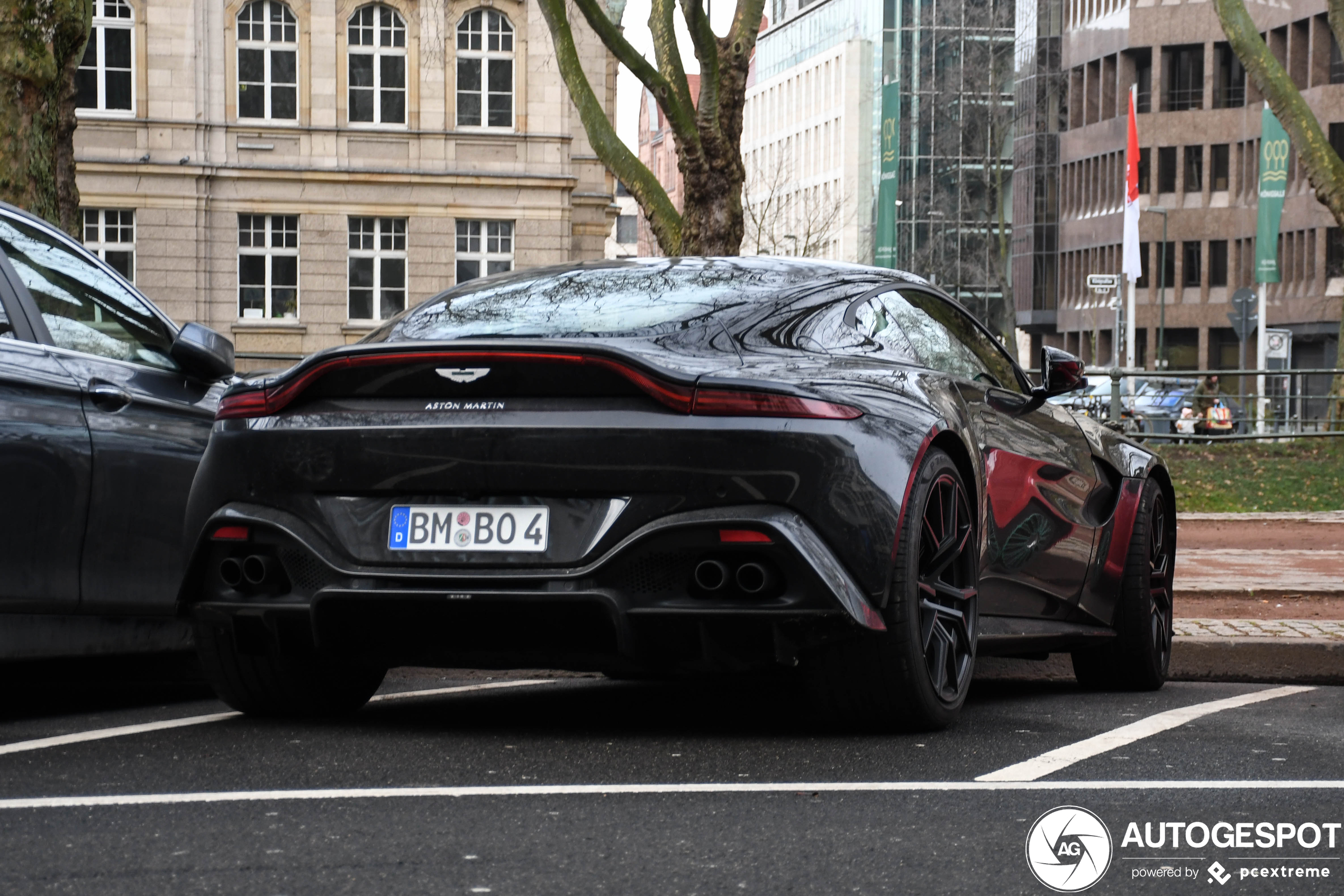 Aston Martin V8 Vantage 2018