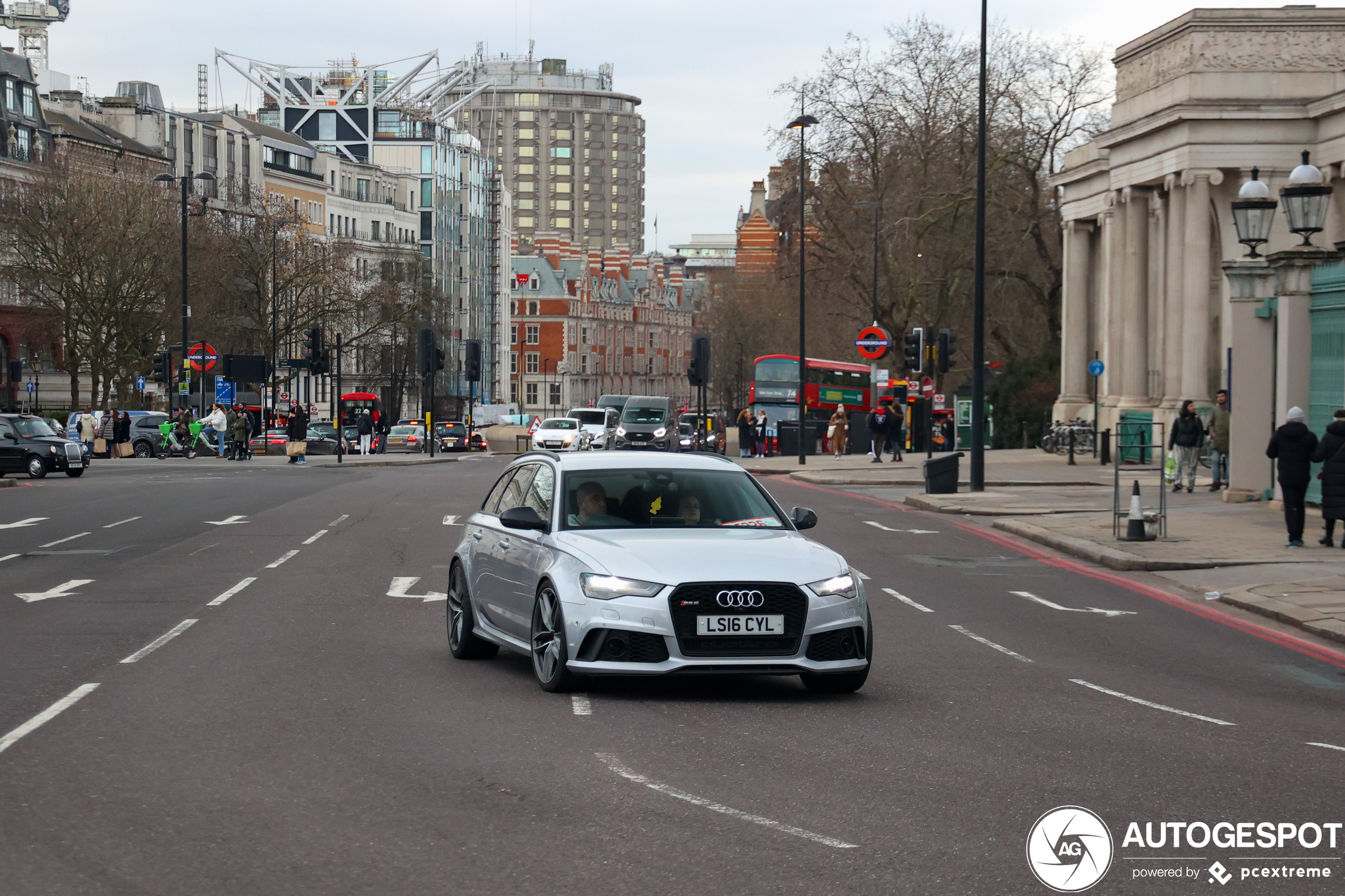 Audi RS6 Avant C7 2015