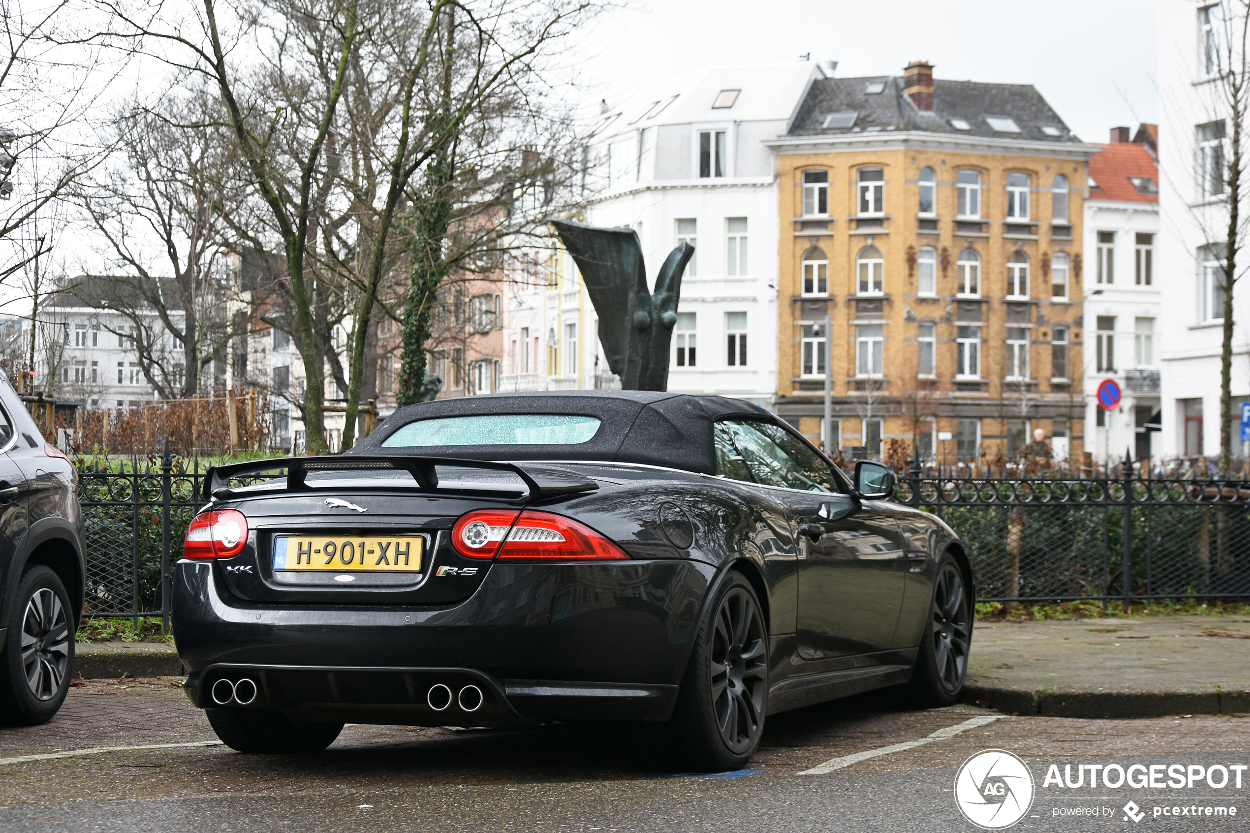 Jaguar XKR-S Convertible 2012