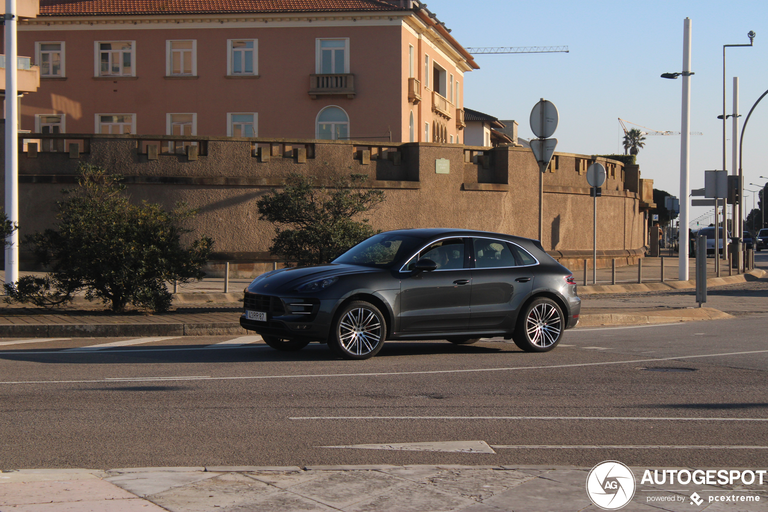 Porsche 95B Macan Turbo