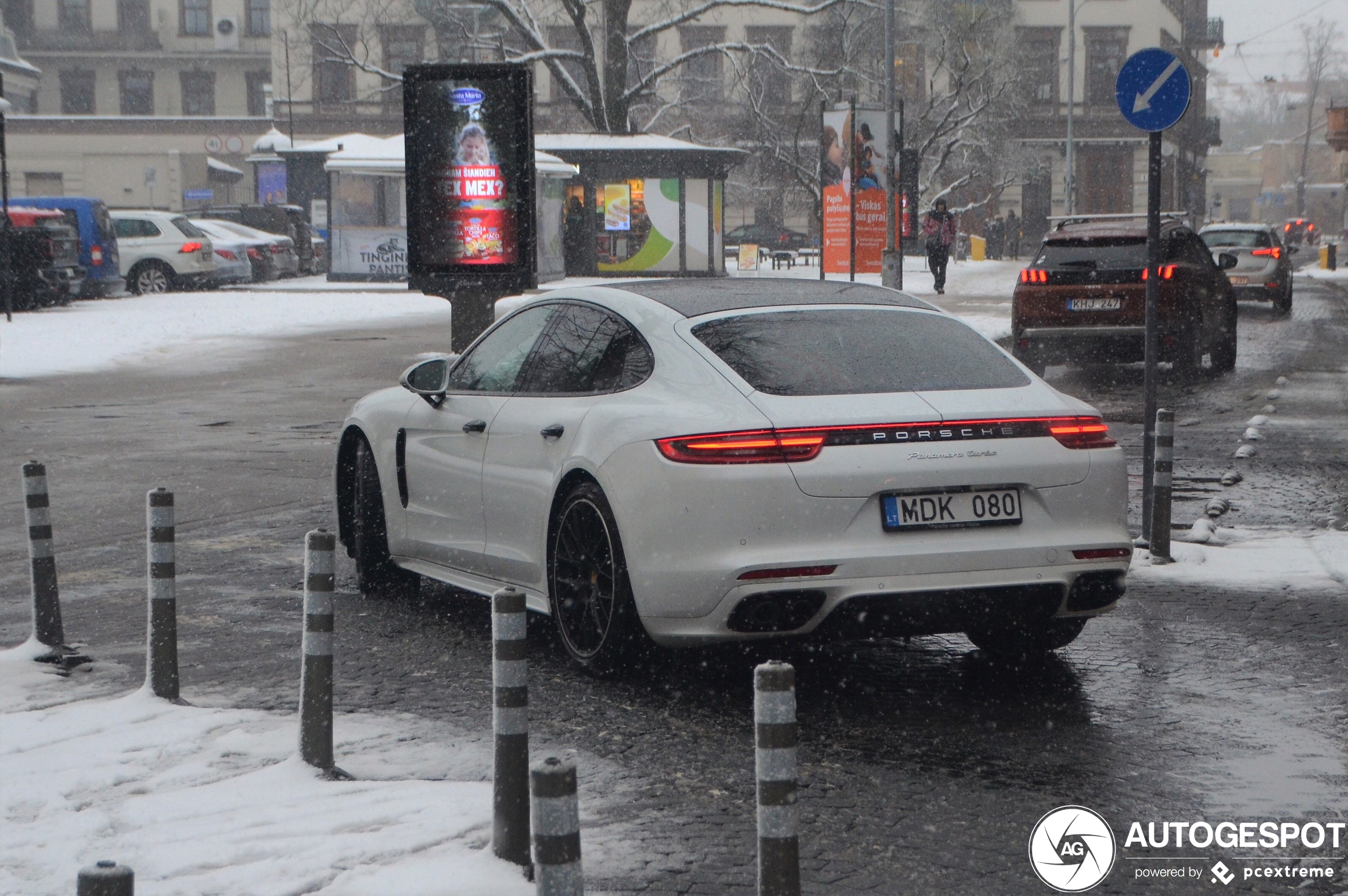 Porsche 971 Panamera Turbo