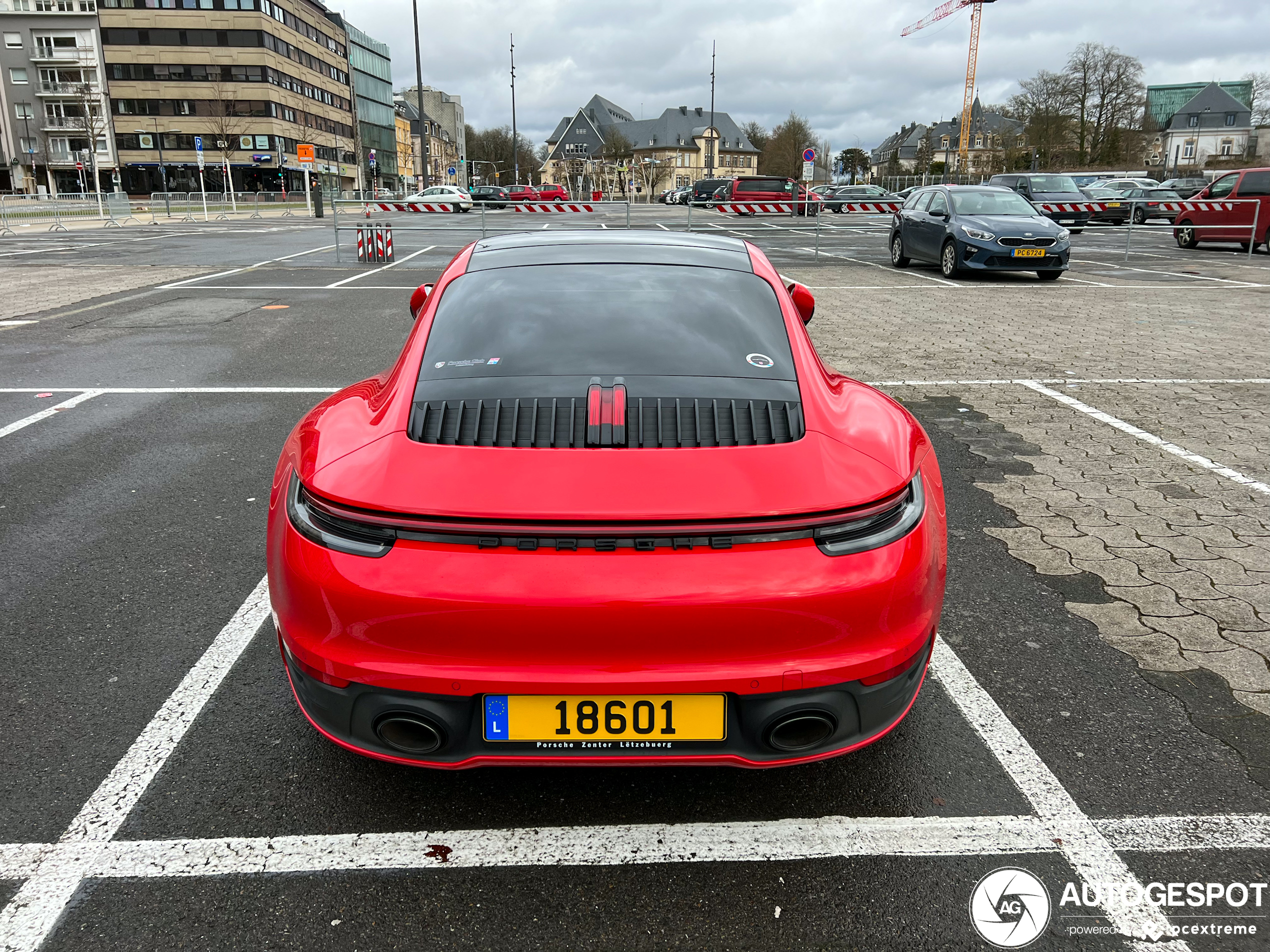 Porsche 992 Carrera 4S