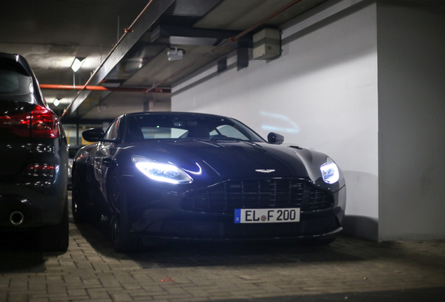 Aston Martin DB11