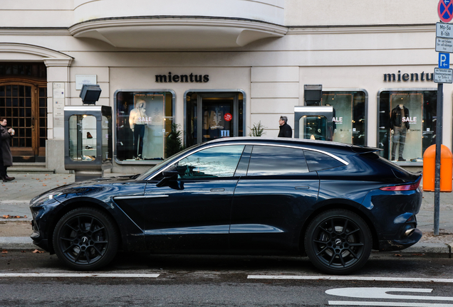 Aston Martin DBX