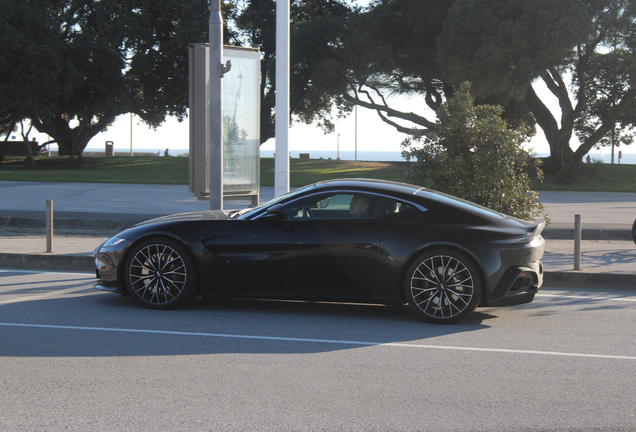 Aston Martin V8 Vantage 2018