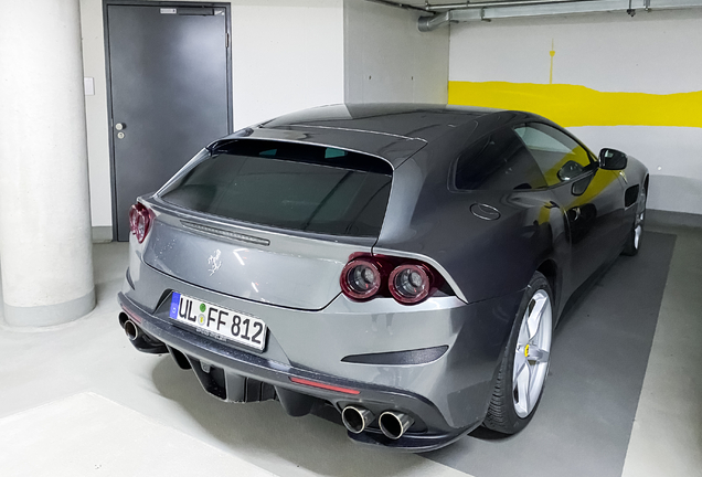 Ferrari GTC4Lusso