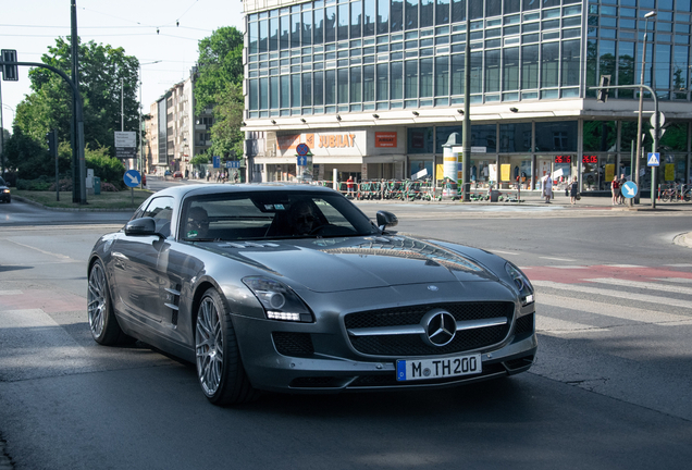 Mercedes-Benz SLS AMG