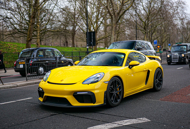Porsche 718 Cayman GT4