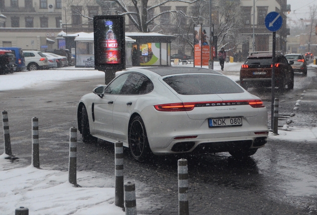 Porsche 971 Panamera Turbo