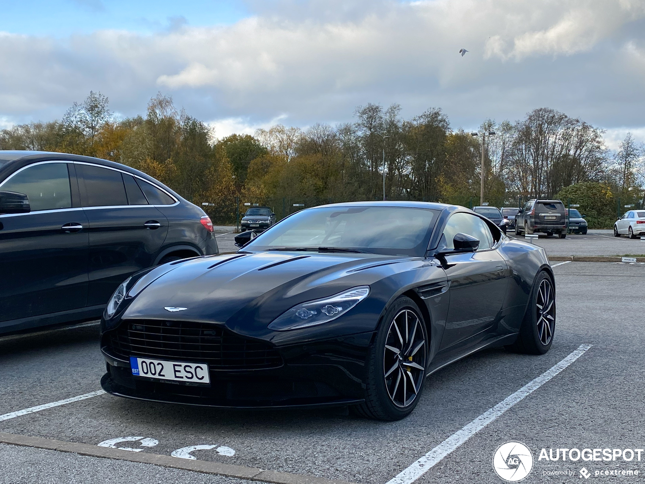 Aston Martin DB11