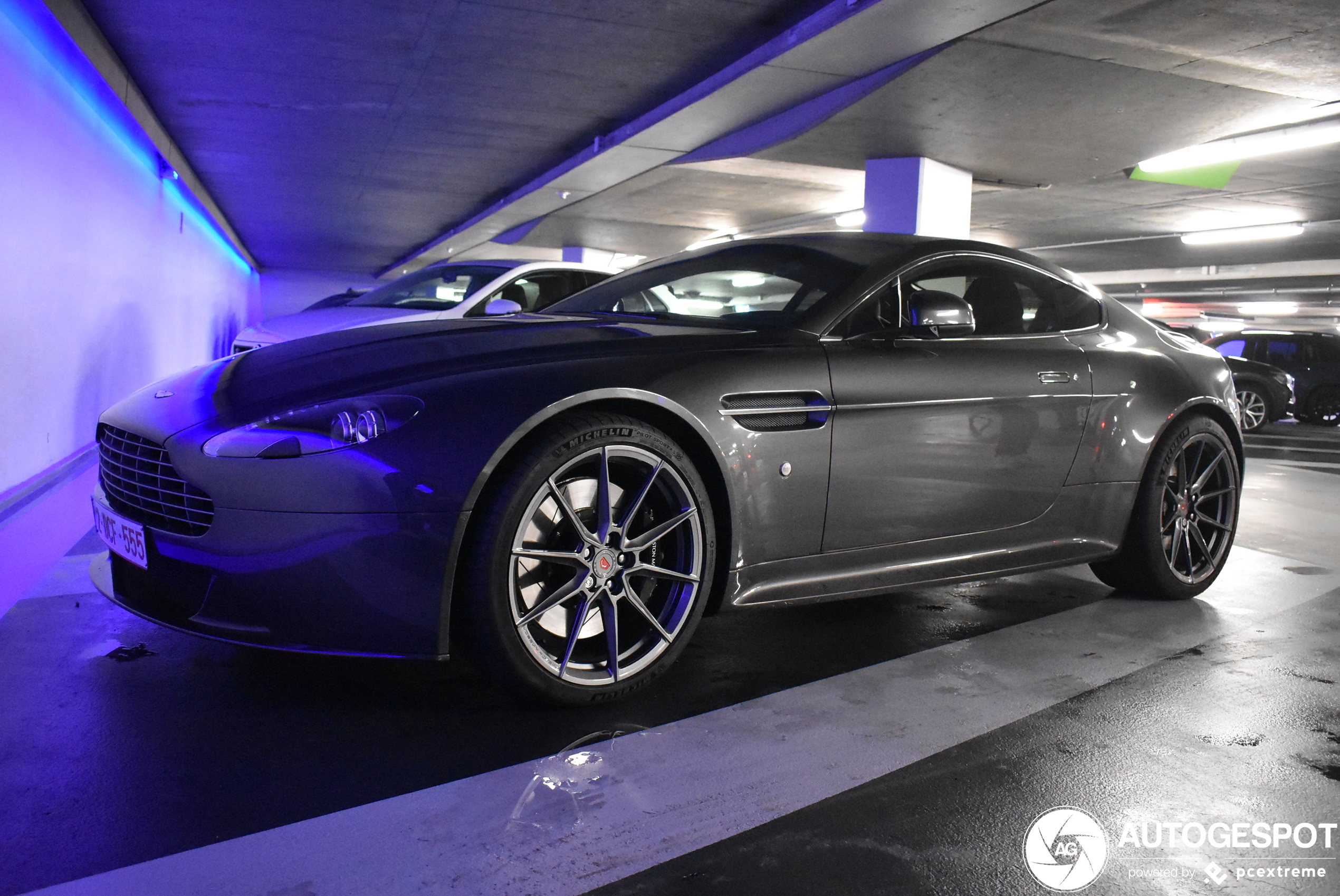 Aston Martin V8 Vantage S