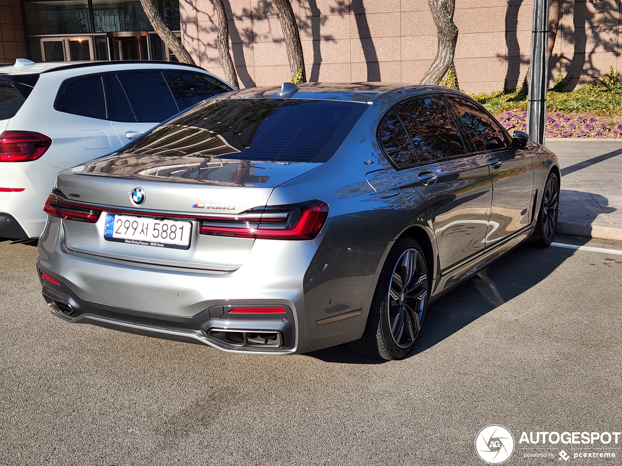 BMW M760Li xDrive 2019