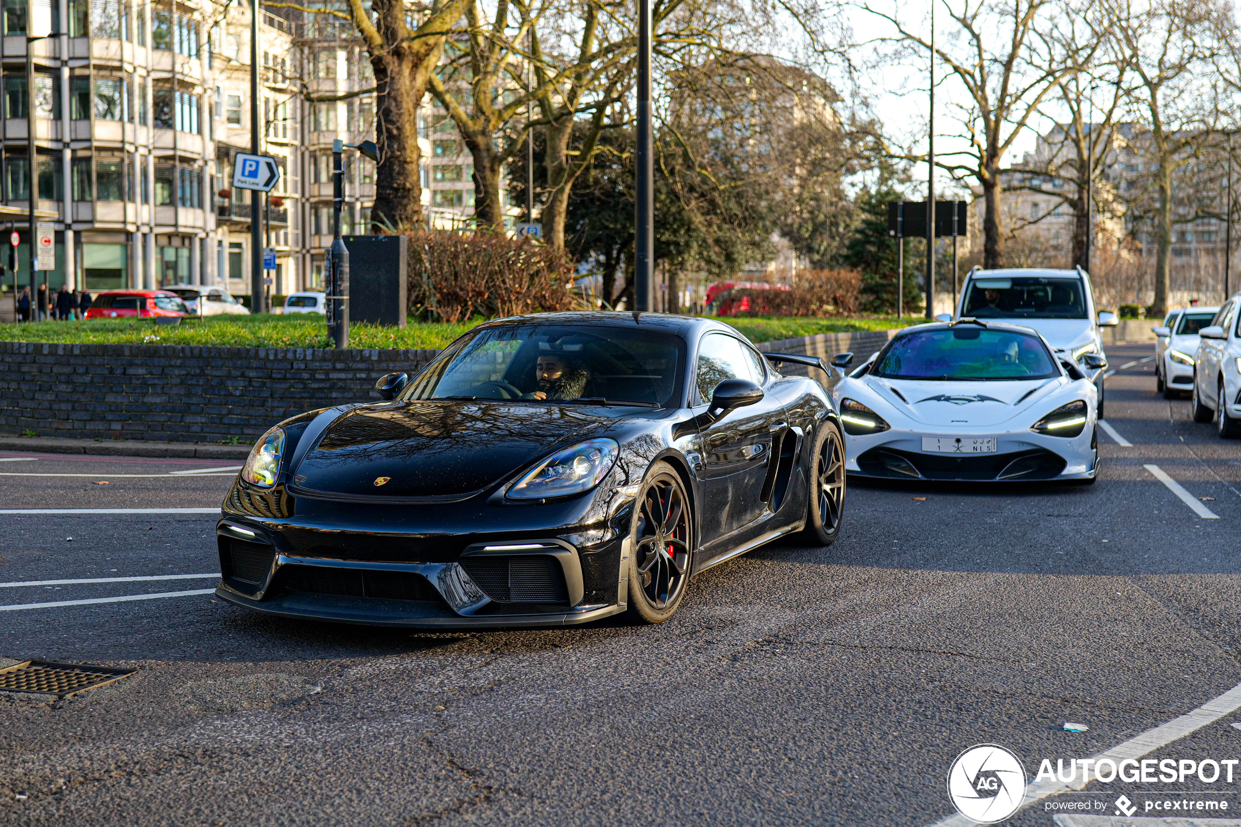 Porsche 718 Cayman GT4