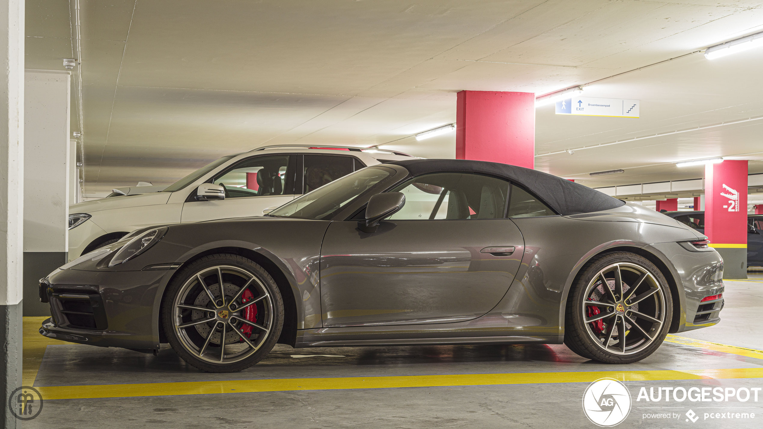 Porsche 992 Carrera 4S Cabriolet