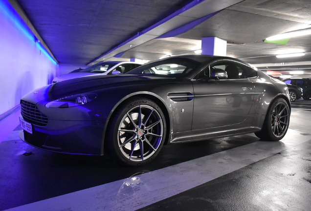 Aston Martin V8 Vantage S