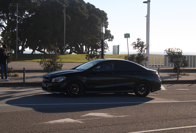 Mercedes-Benz CLA 45 AMG C117