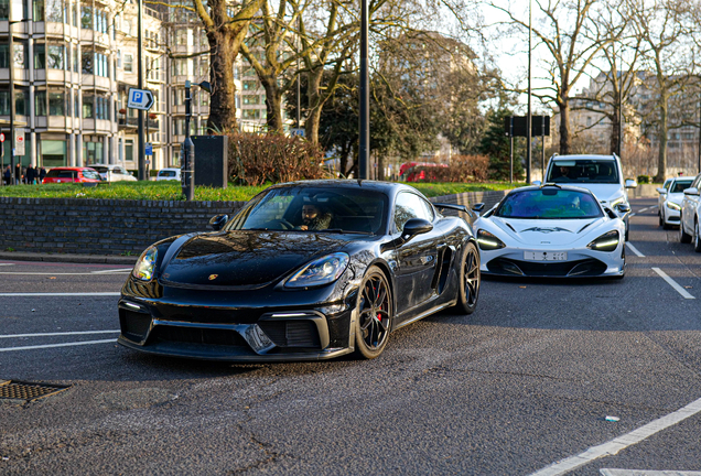 Porsche 718 Cayman GT4