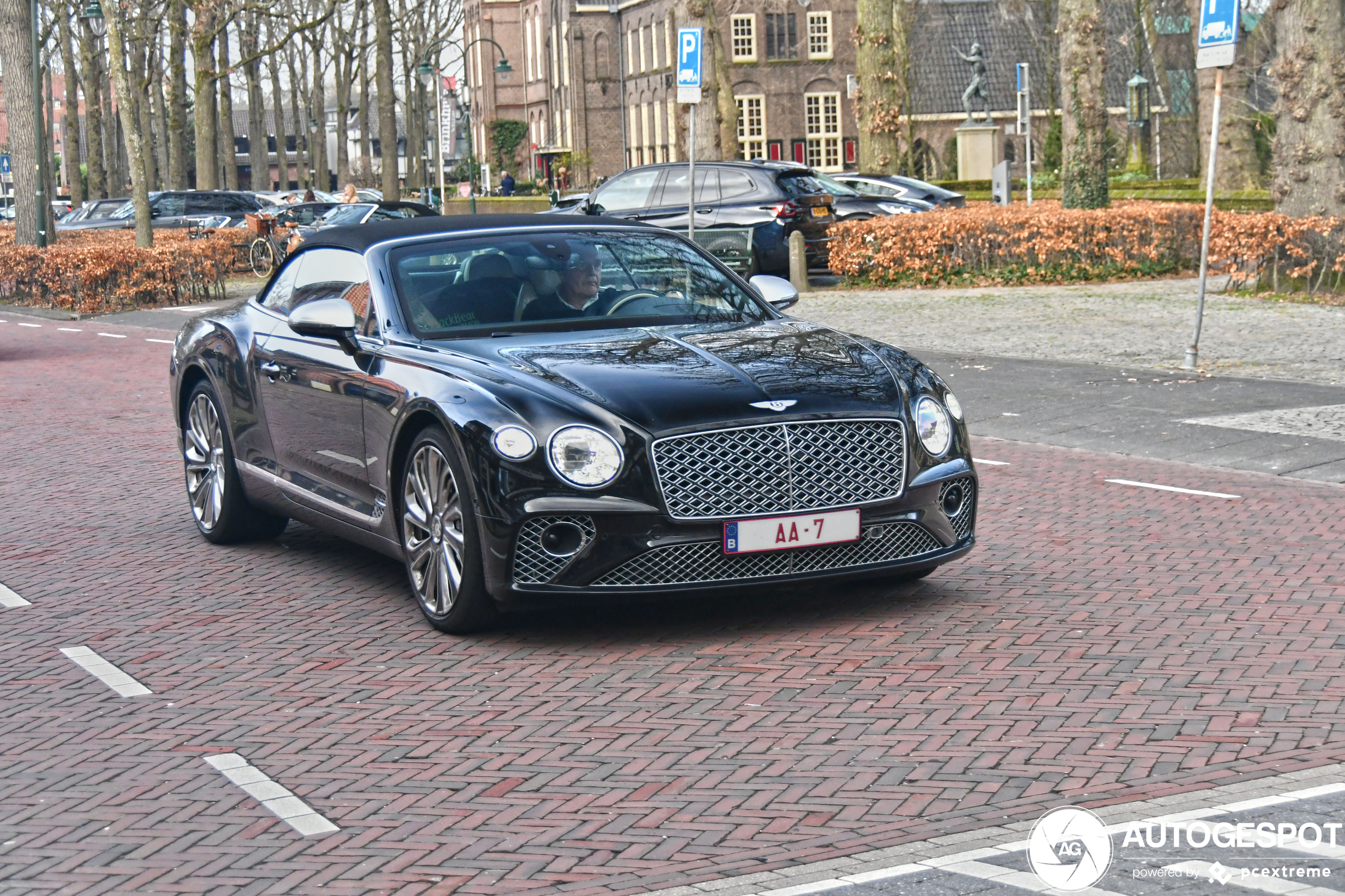 Bentley Continental GTC V8 2020 Mulliner