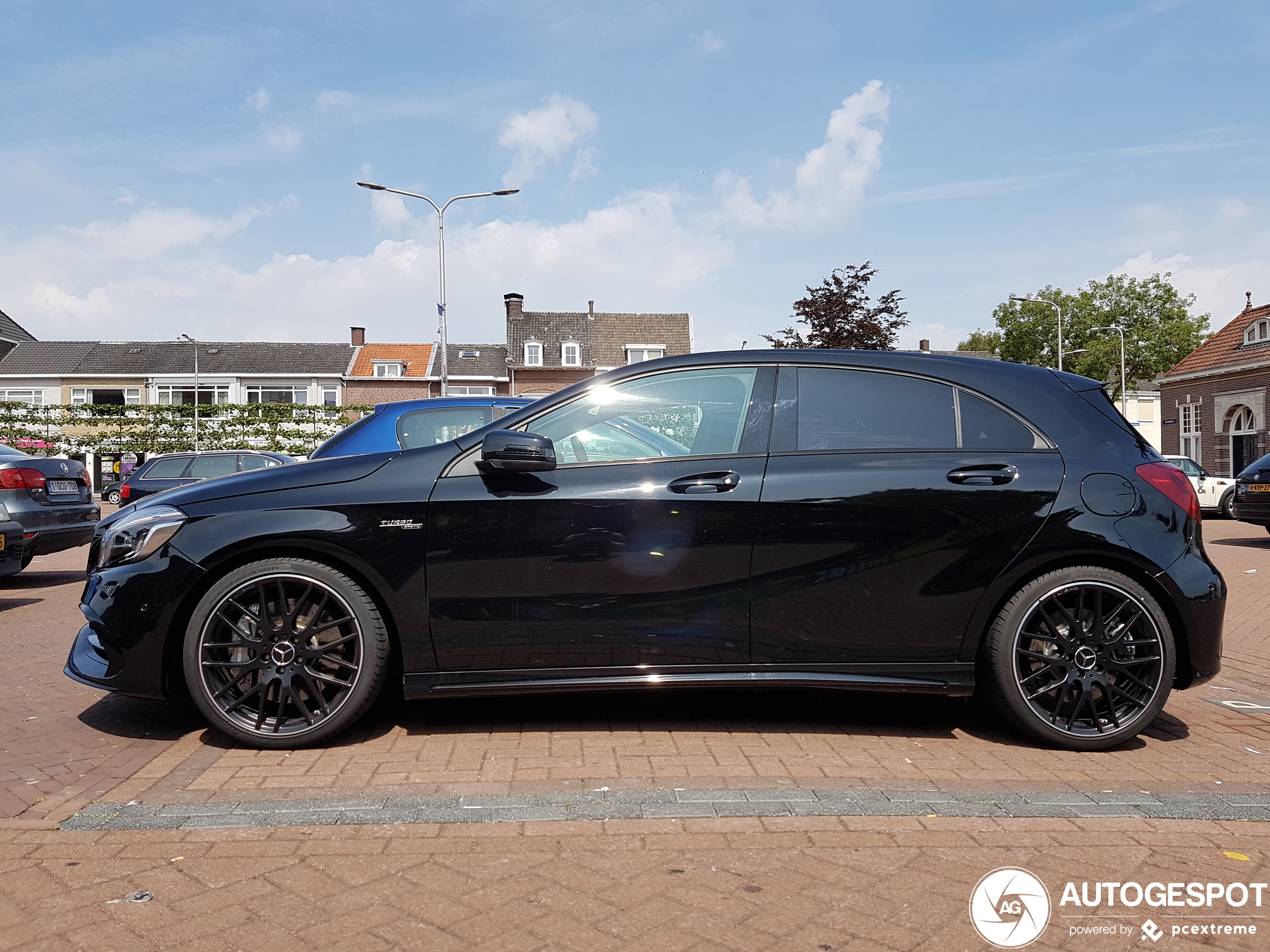 Mercedes-AMG A 45 W176 2015