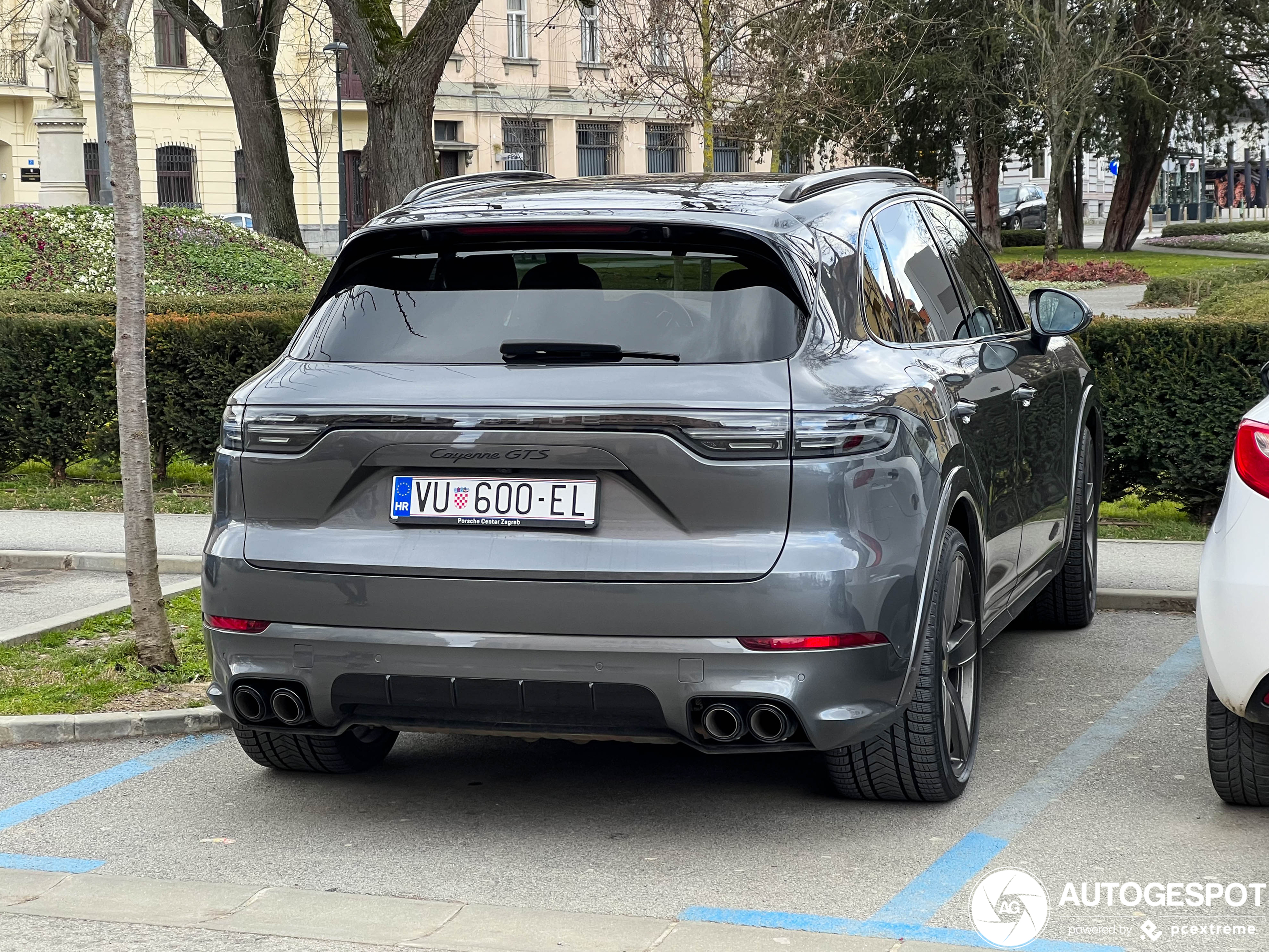 Porsche 9YA Cayenne GTS